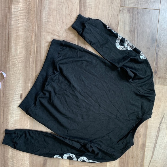 NWOT Snake and slogan graphic sweatshirt - Picture 4 of 6